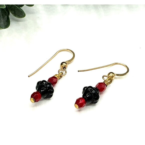 Black and Red Glass Beaded Dangle Earrings With Gold Hook - Picture 1 of 5